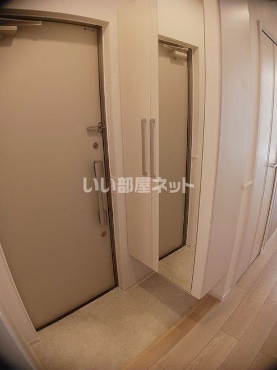 大阪府池田市神田4(アパート)の賃貸物件の玄関