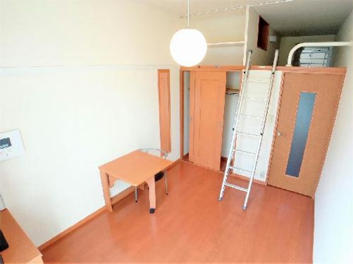レオパレスリヴェールの居間