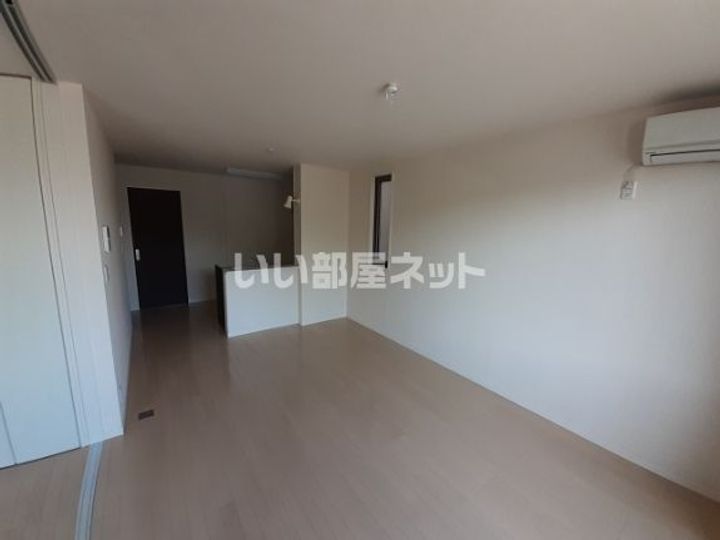 PRO NUBE 鶴見坦 Bの居間
