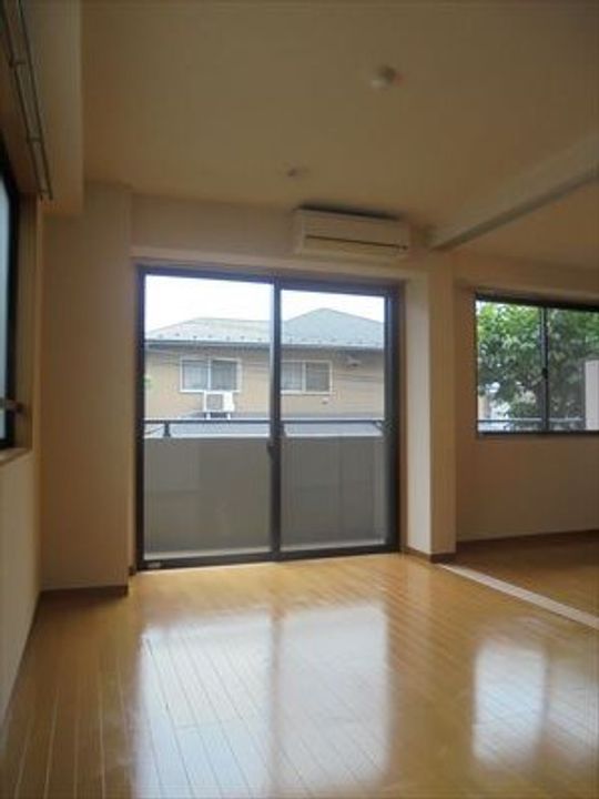 東京都新宿区上落合3(マンション)の賃貸物件の居間