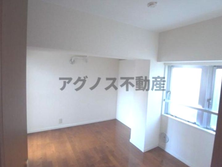 シンシア本郷三丁目の居間