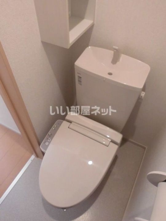 NMON・IIJの内装