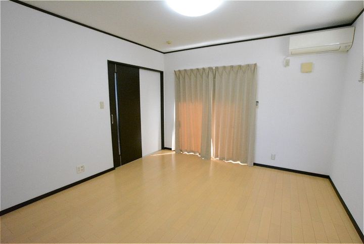 ルネス吉岡35号地の居間