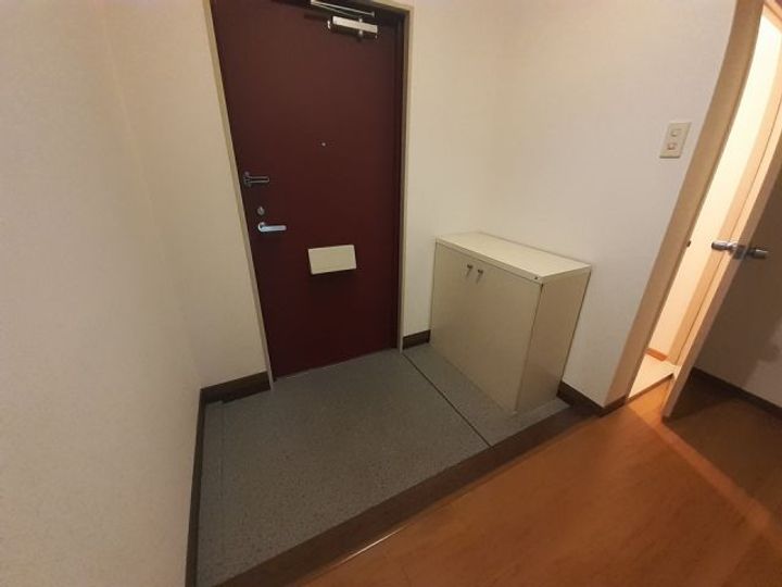 大阪府河内長野市北青葉台(アパート)の賃貸物件の玄関