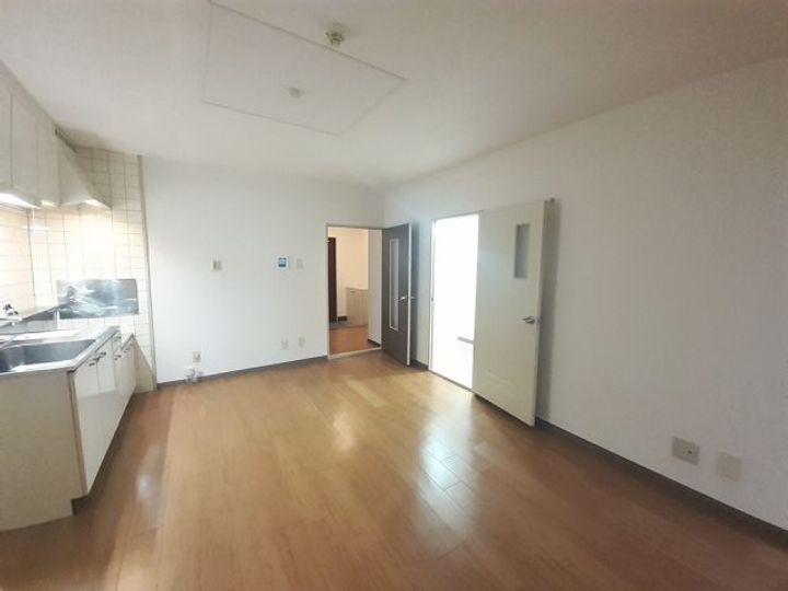 大阪府河内長野市北青葉台(アパート)の賃貸物件の居間