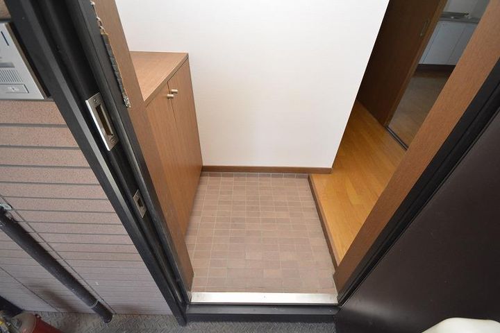 ハイツキリコの玄関