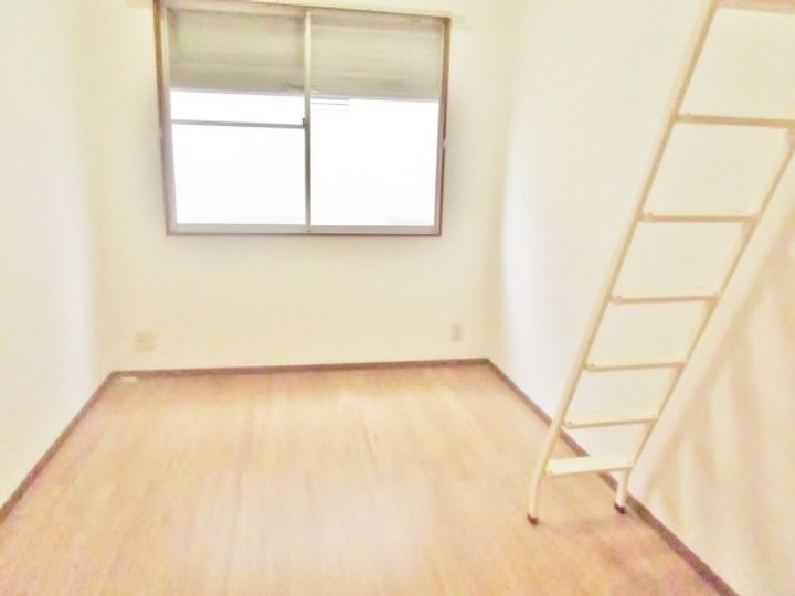 スパークルハイツの居間