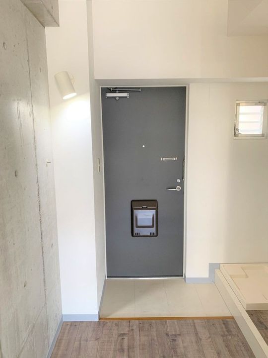 リュヴァン豊中柴原の玄関