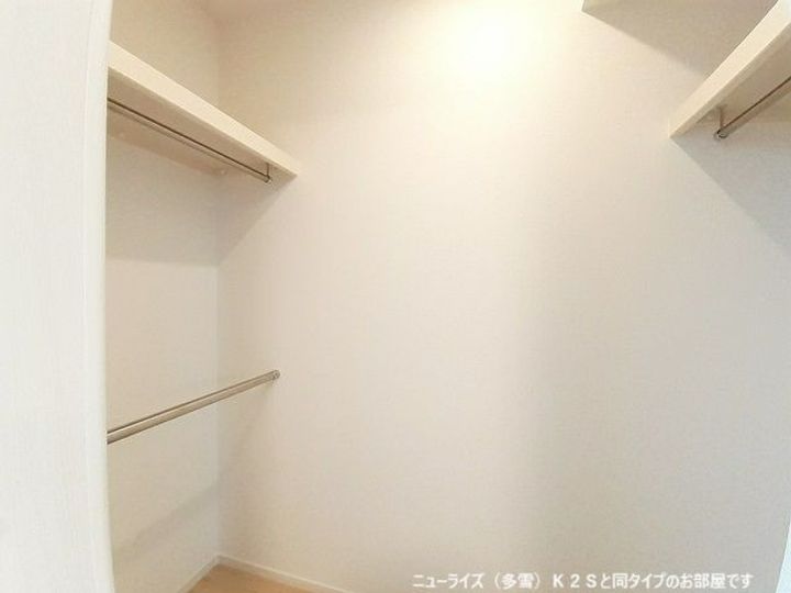 プラウド四屋 IIの内装
