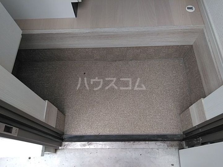 ファーストベイ一之江の玄関