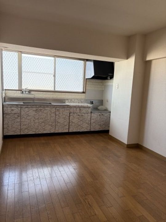 金沢ハイツの居間