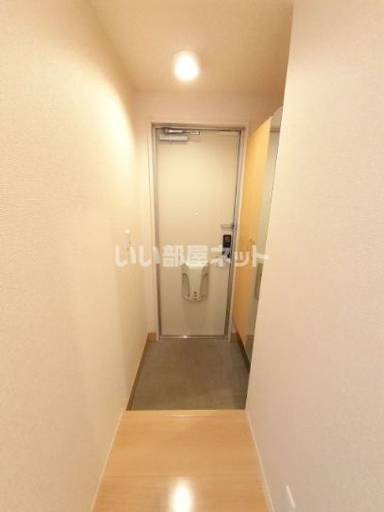 兵庫県加古川市平岡町新在家(アパート)の賃貸物件の玄関