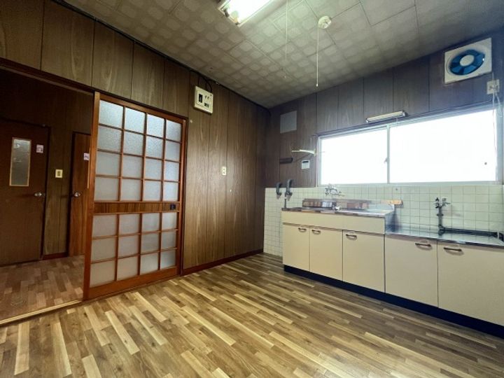 清友ビルB棟の居間