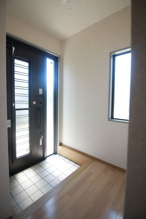 静岡県浜松市中央区高丘北1(一戸建)の賃貸物件の玄関