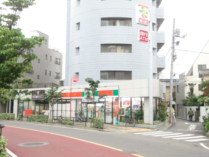 ロイヤルベルの周辺