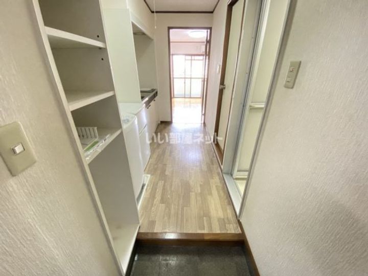 プレミール新大宮の玄関