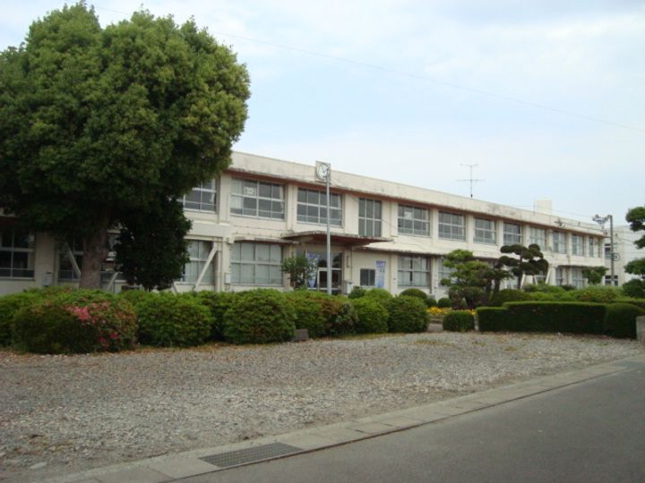 メゾンド古町Aの周辺