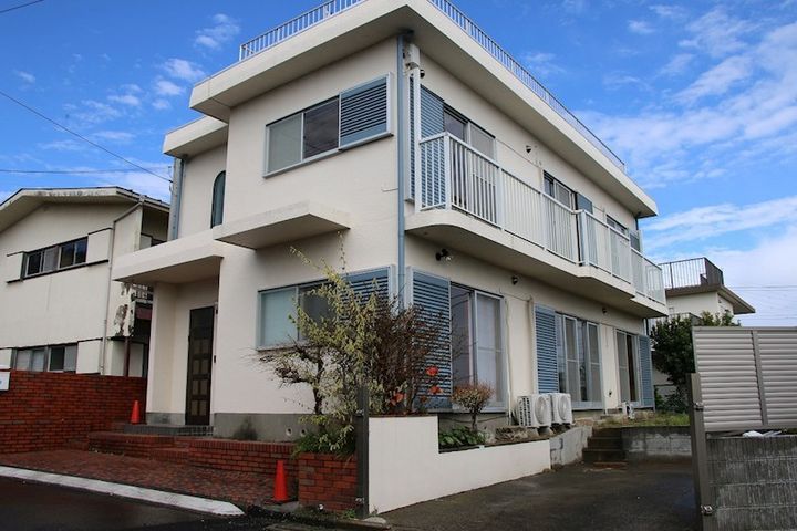 神奈川県藤沢市片瀬山1(一戸建)の賃貸物件の外観