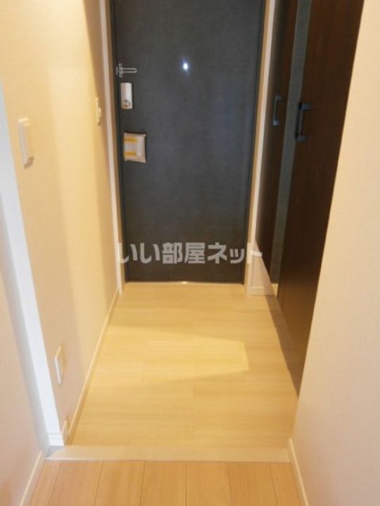 大阪府堺市堺区北花田口町3(マンション)の賃貸物件の玄関