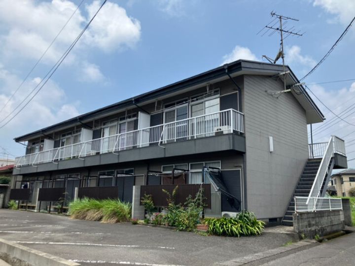 ハイツアムールの外観