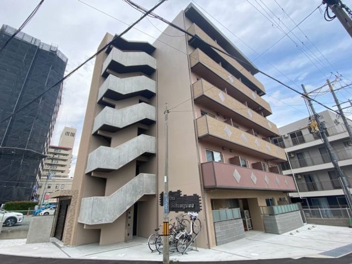 レジーナ逆瀬川の外観