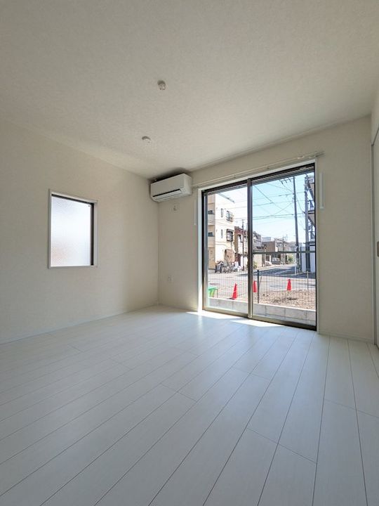 神奈川県横浜市鶴見区仲通2(アパート)の賃貸物件の居間