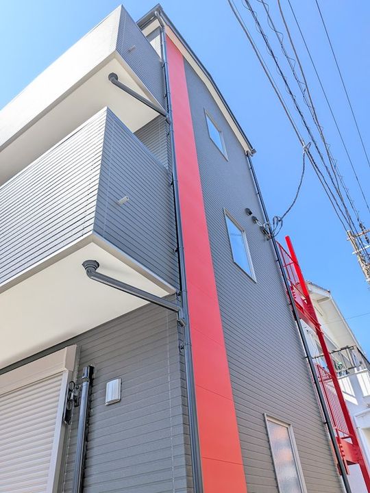 神奈川県横浜市鶴見区仲通2(アパート)の賃貸物件の外観