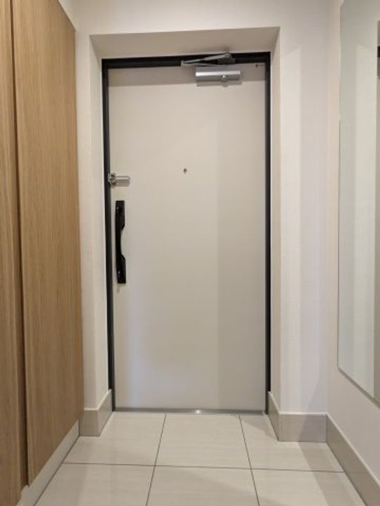 ジェイアール稲毛駅前レジデンスの玄関