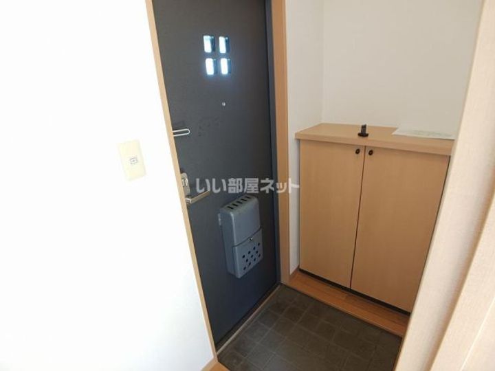 グレース学園台の玄関