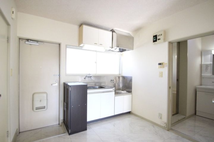 ハウゼ・レッツ・ビギン A棟のキッチン