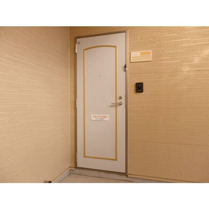 Surplus Kitahara Bの玄関