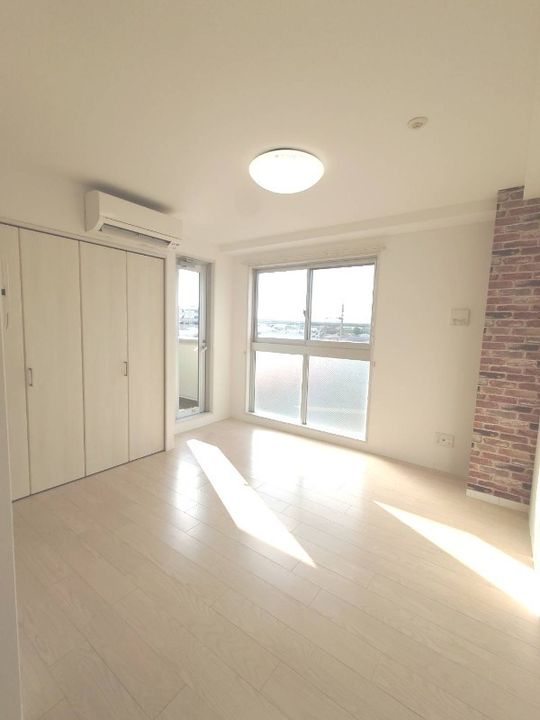 ラメール諏訪森の居間