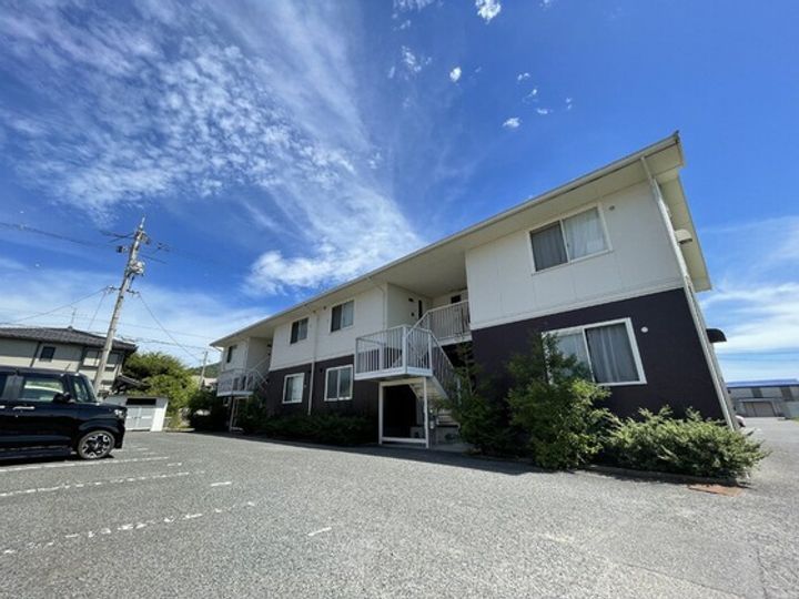 グレースタウン原 B棟の外観