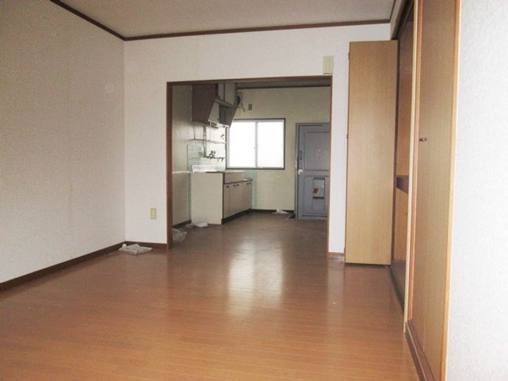 上荒田福永ビルの玄関