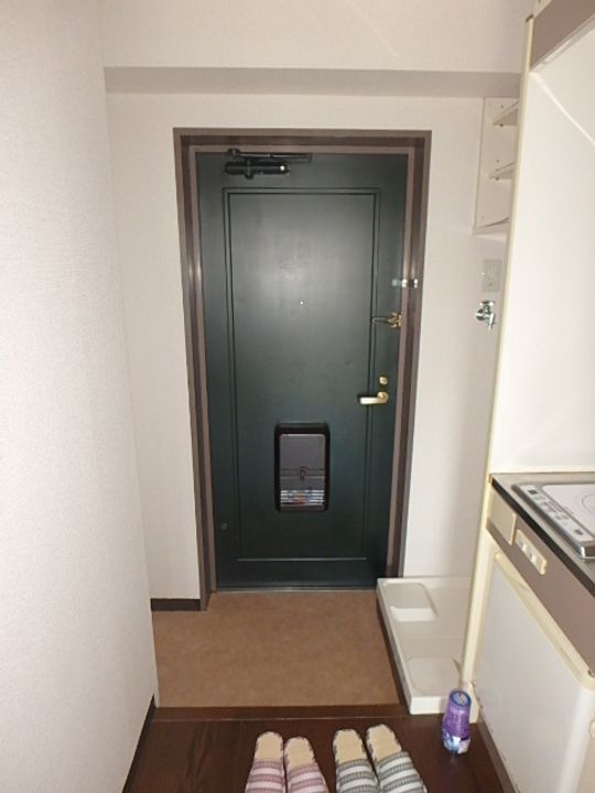 CASAVERSEの玄関