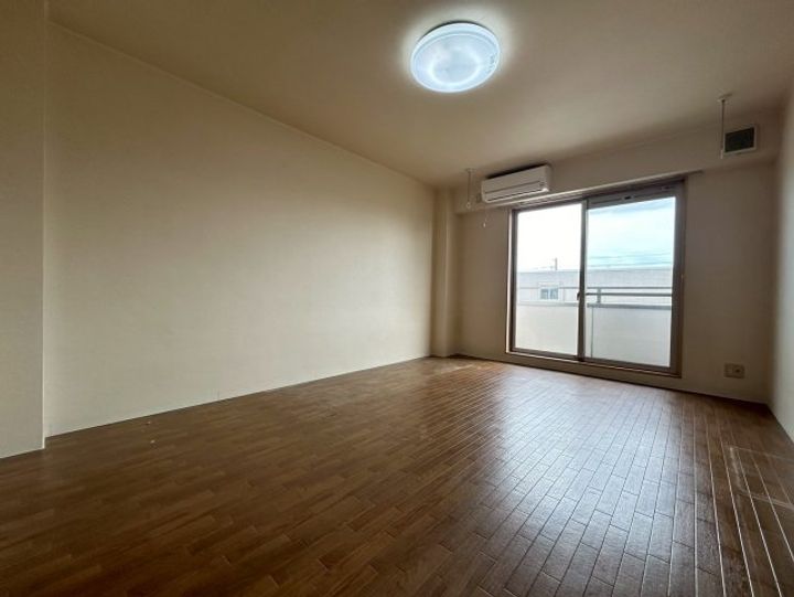 HAMADERA  PUNTOの居間