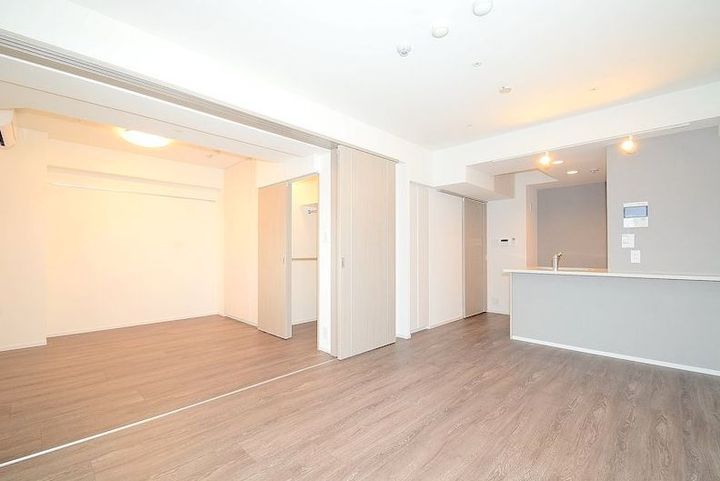 ステージグランデ台東根岸アジールコートの居間