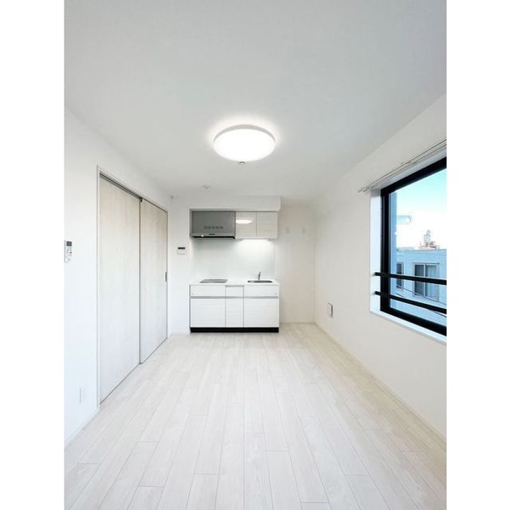 ルリアン西新宿の居間