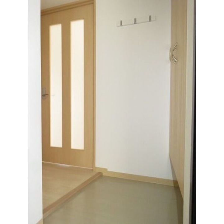 ザ・レインボーコートN27の玄関