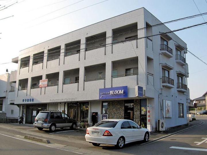 愛媛県伊予市米湊(マンション)の賃貸物件の外観