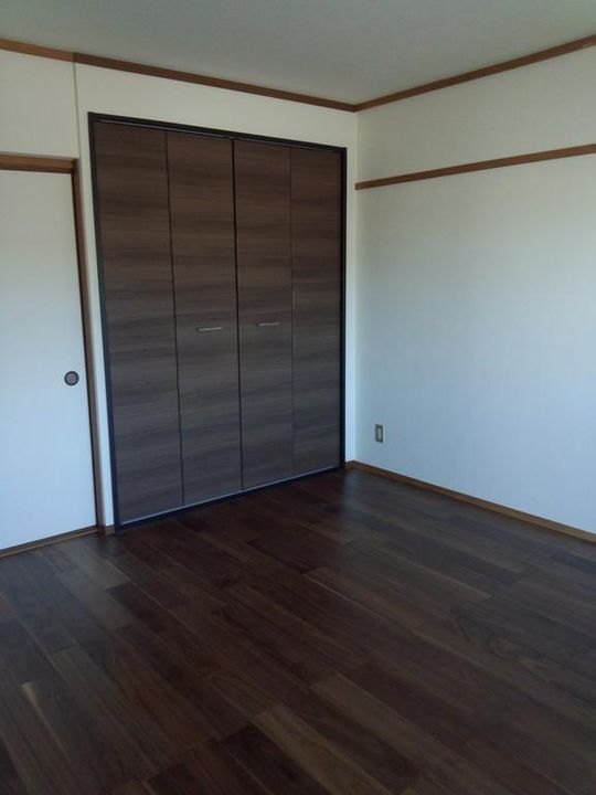 愛媛県伊予市米湊(マンション)の賃貸物件の居間