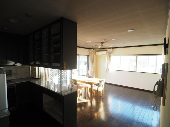 片倉1丁目戸建の居間