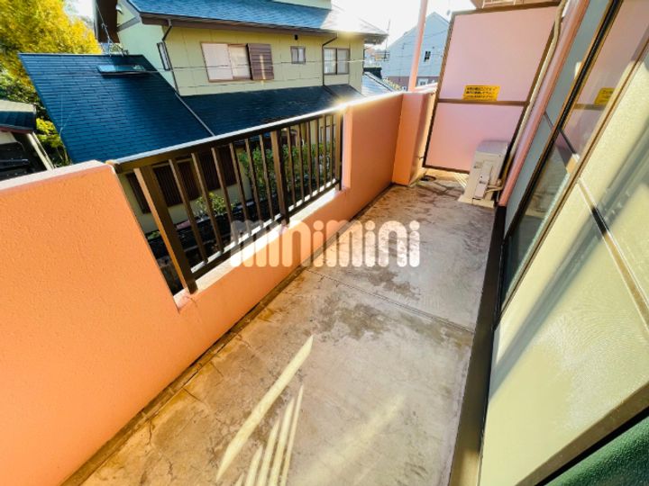 ライラックの内装