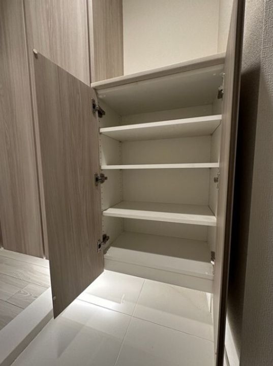 ザ・ケンジントン・レジデンス上池台の玄関