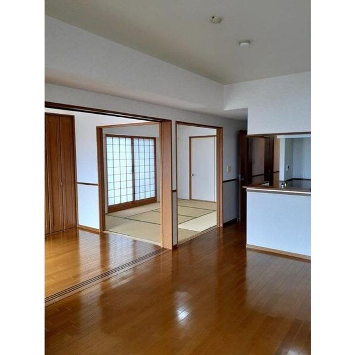 グランドール各務原の居間