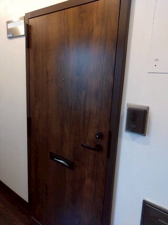 中野薬師マンションの玄関