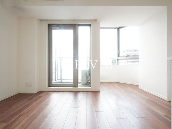 ウェルカーサ文京湯島の居間