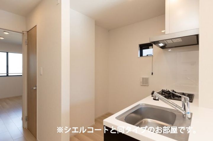 群馬県高崎市飯塚町(アパート)の賃貸物件のキッチン