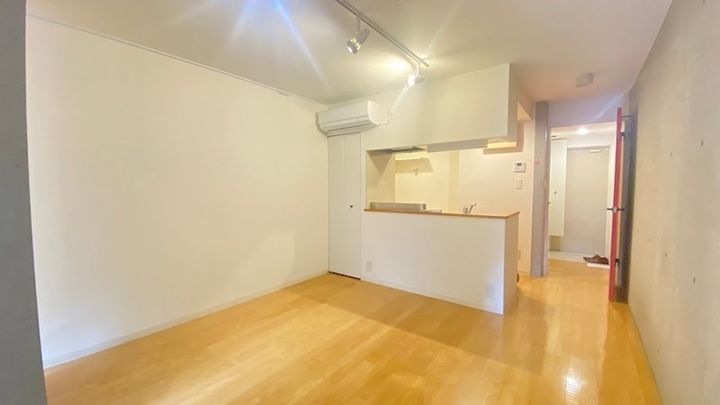 ZESTY駒沢大学IIの居間