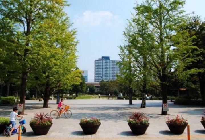 アルテシモレーヴの周辺